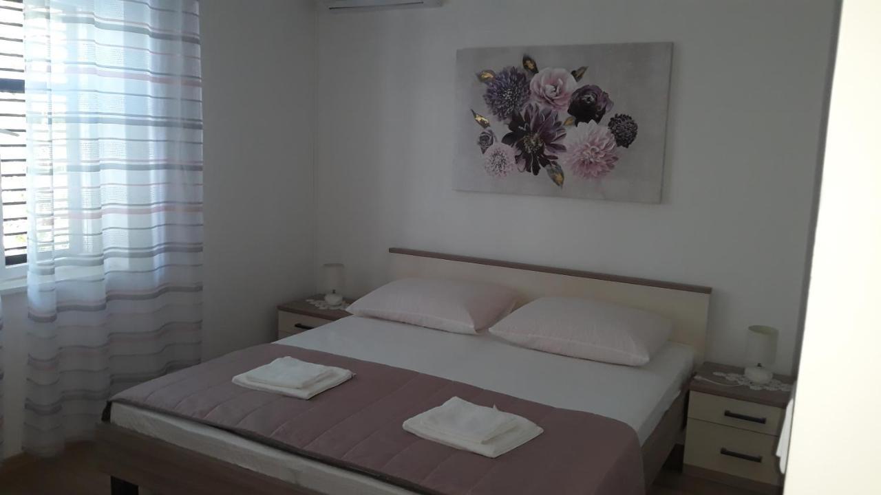 Mini Apartment Petra - Rooms Purple & Green With Kitchen And Garden Dubrovnik Habitación foto